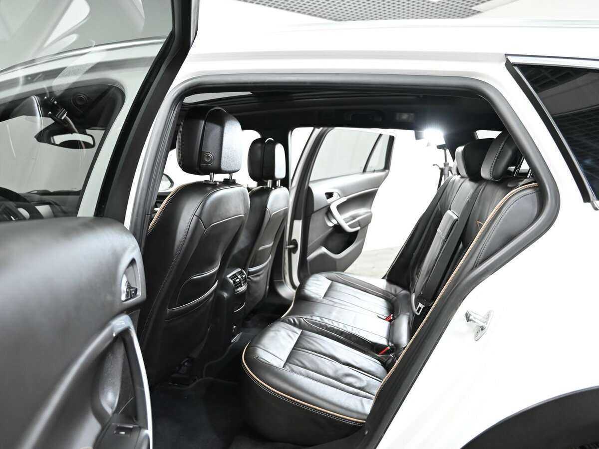 Б/У Опель Инсигния 2014 года. Фото: #15