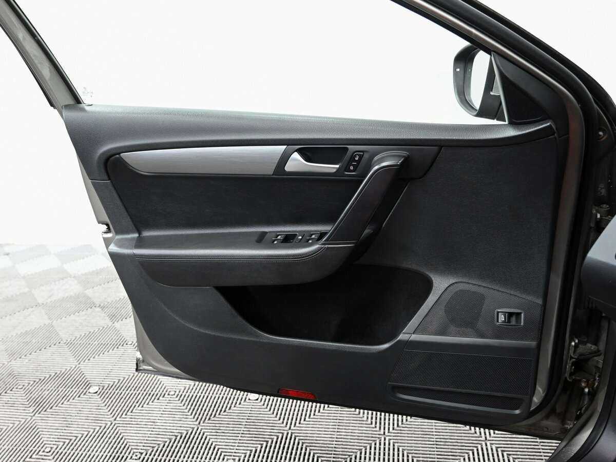 Б/У Фольксваген Пассат 2014 года. Фото: #7