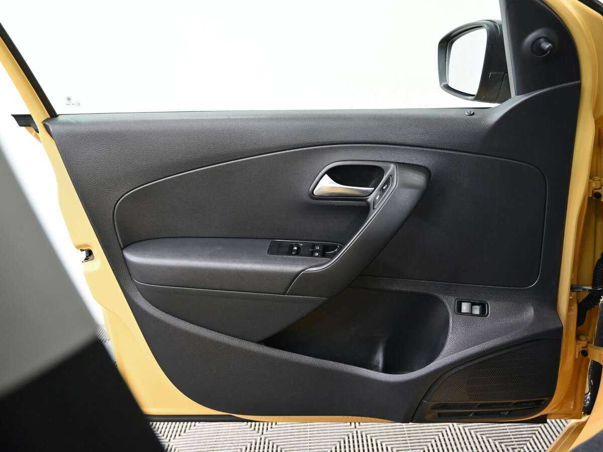 Б/У Фольксваген Поло 2017 года. Фото: #6