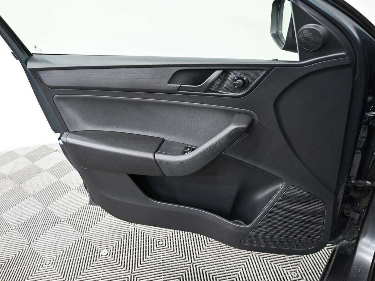 Б/У Шкода Рапид 2016 года. Фото: #8