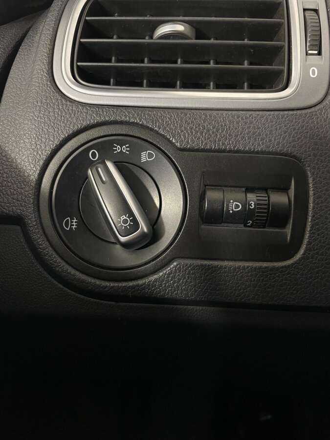 Б/У Фольксваген Поло 2016 года. Фото: #16