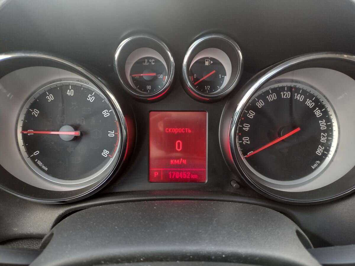 Б/У Опель Астра 2014 года. Фото: #10