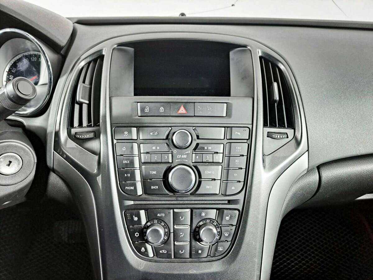 Б/У Опель Астра 2014 года. Фото: #12