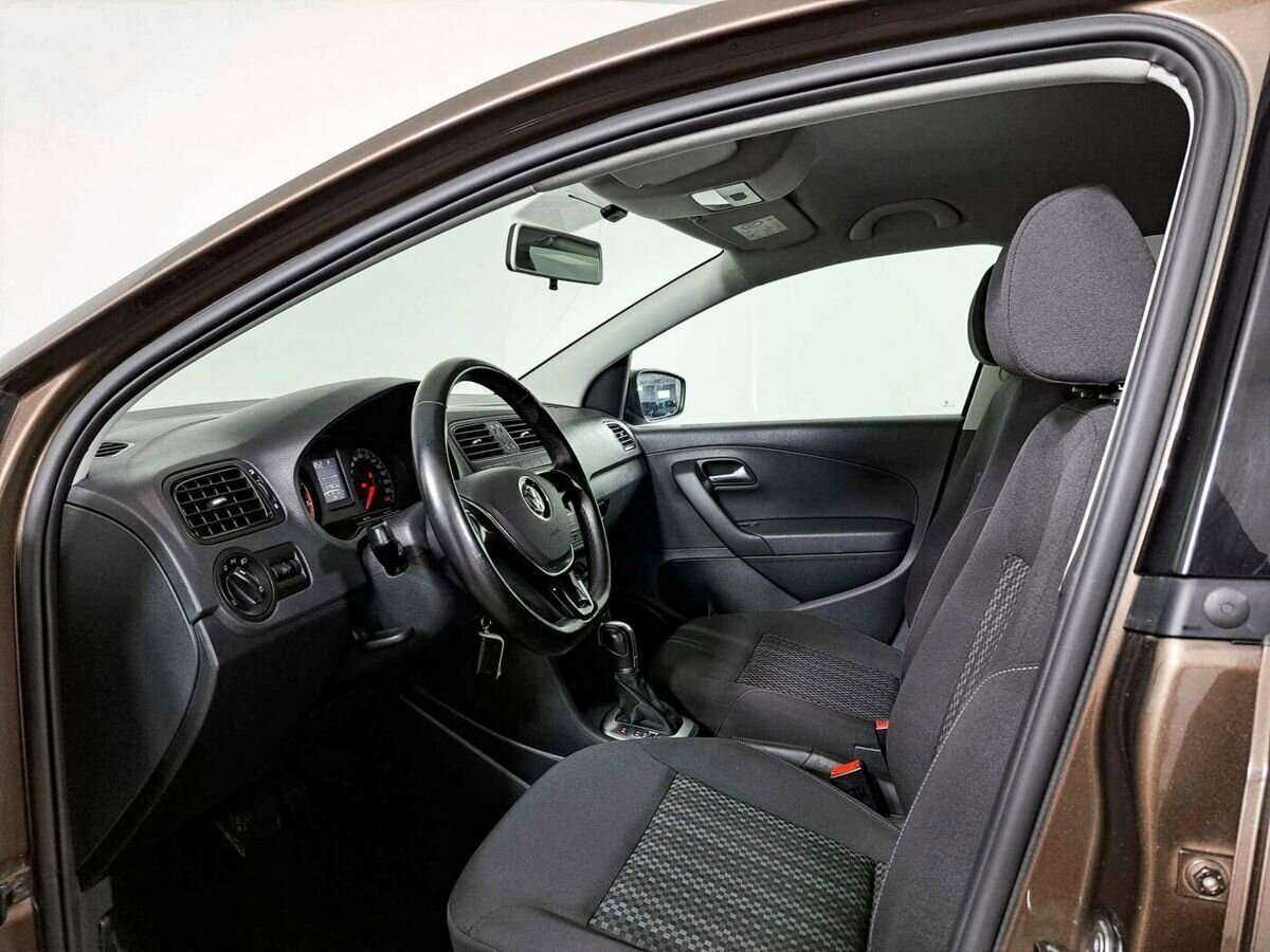 Б/У Фольксваген Поло 2016 года. Фото: #13