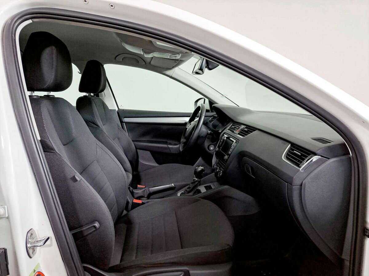 Б/У Шкода Октавия 2014 года. Фото: #8