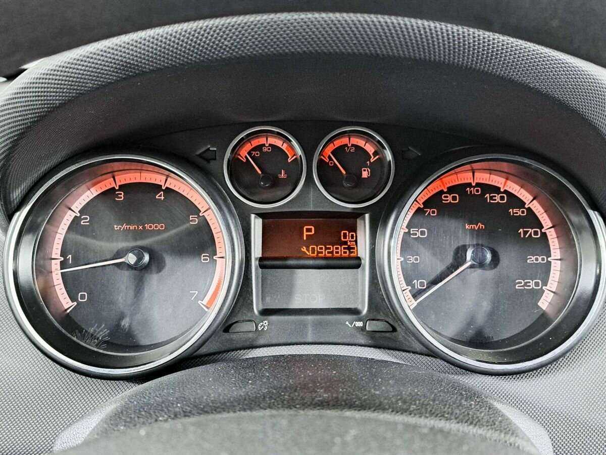 Б/У Пежо 408 2013 года. Фото: #8