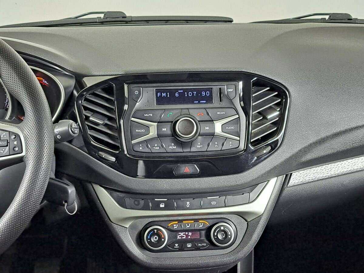 Б/У Лада (ВАЗ) Веста 2019 года. Фото: #12