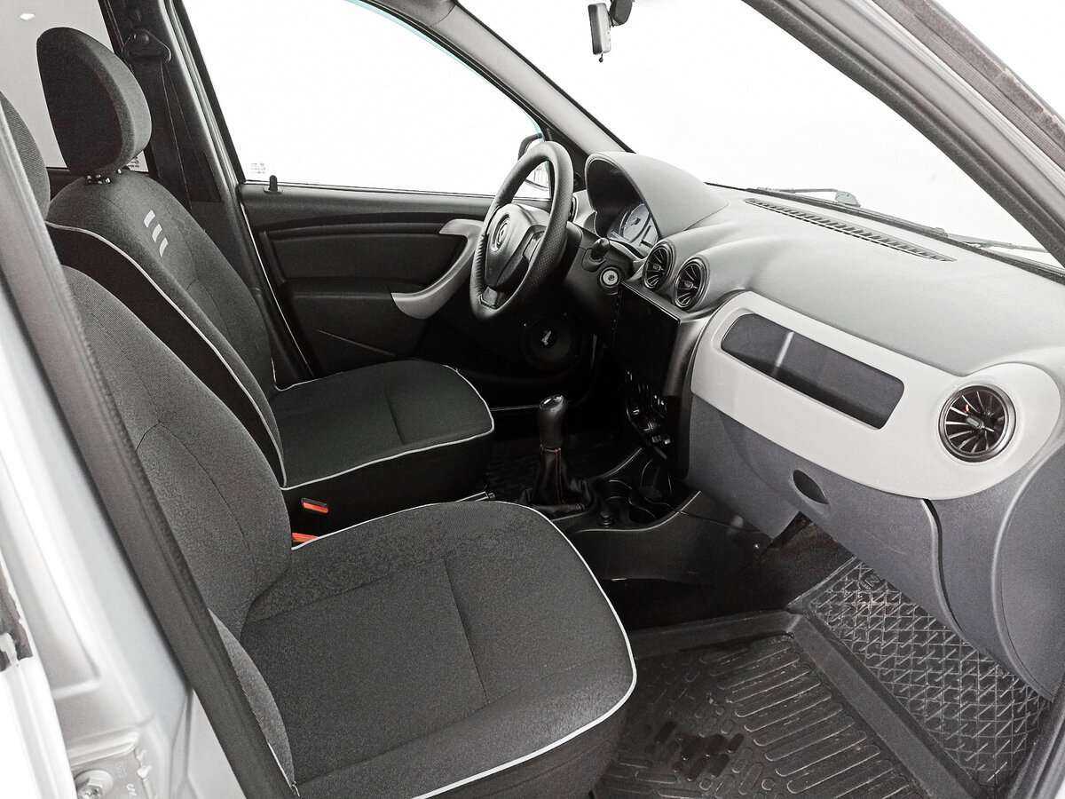 Б/У Рено Логан 2012 года. Фото: #10