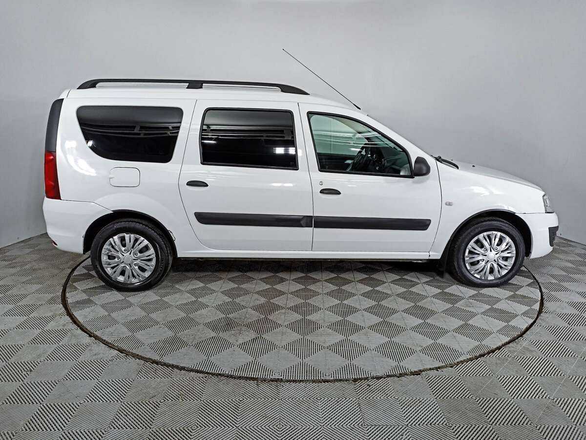 Б/У Лада (ВАЗ) Ларгус 2017 года. Фото: #3