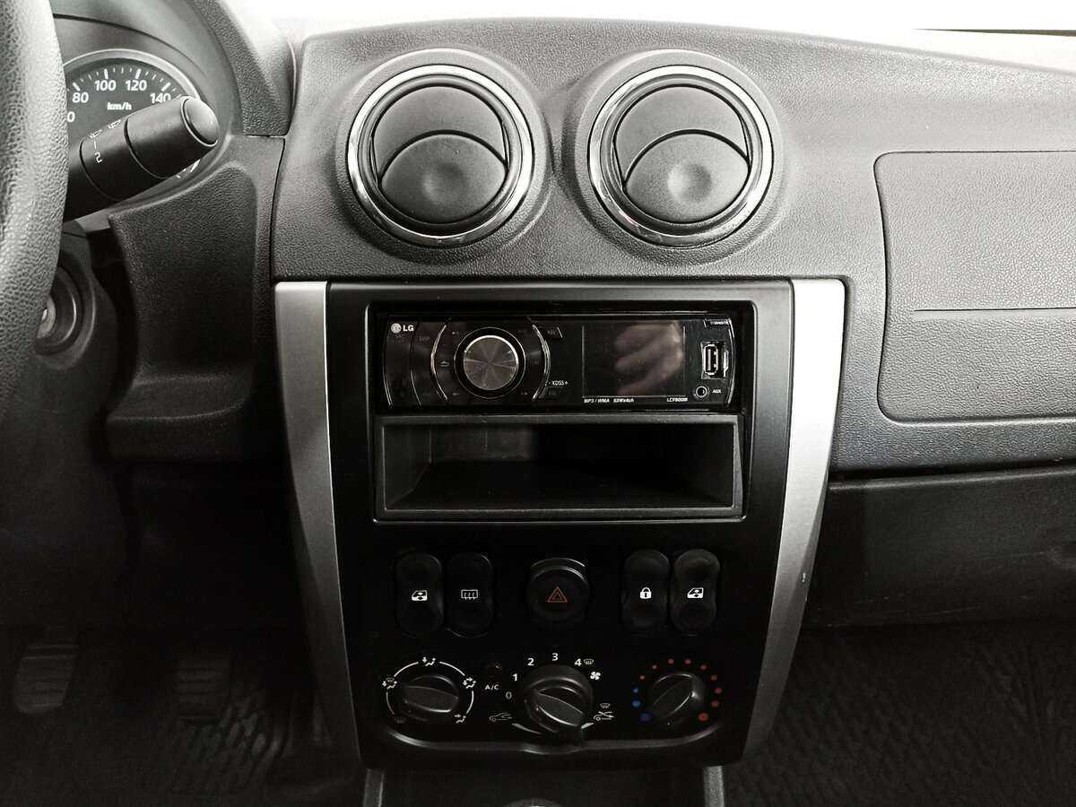 Б/У Ниссан Альмера 2016 года. Фото: #14