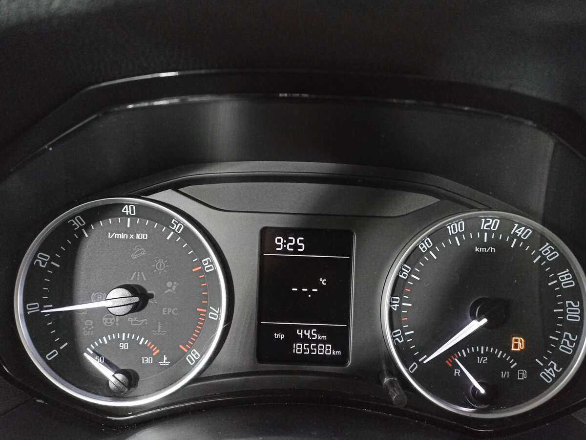 Б/У Шкода Октавия 2012 года. Фото: #8