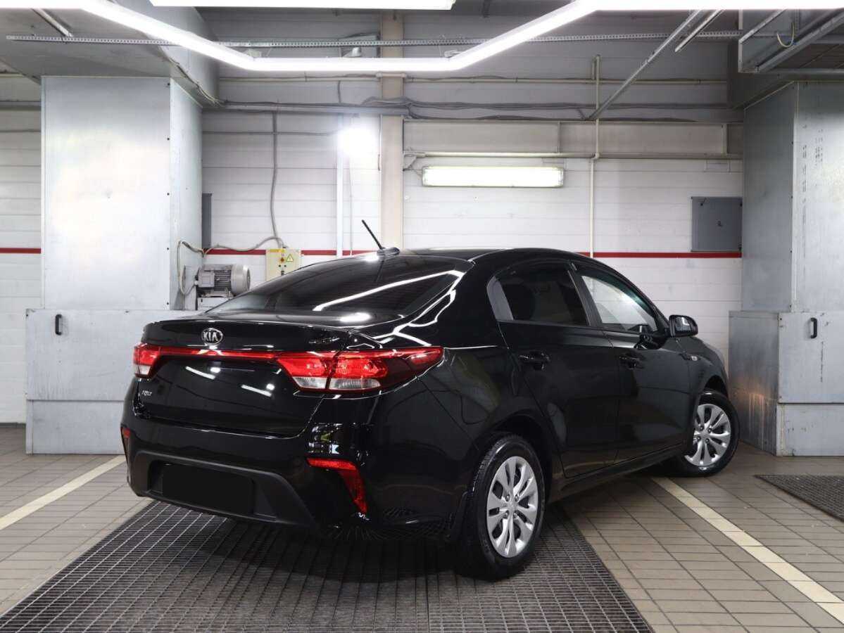 Б/У Киа Рио 2017 года. Фото: #1