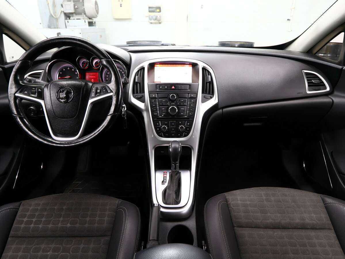 Б/У Опель Астра 2014 года. Фото: #10