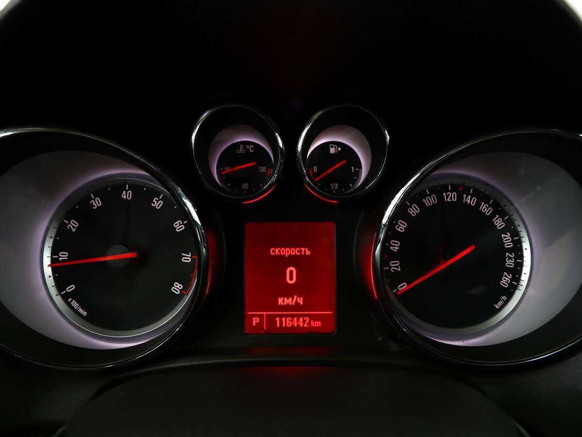 Б/У Опель Астра 2014 года. Фото: #12