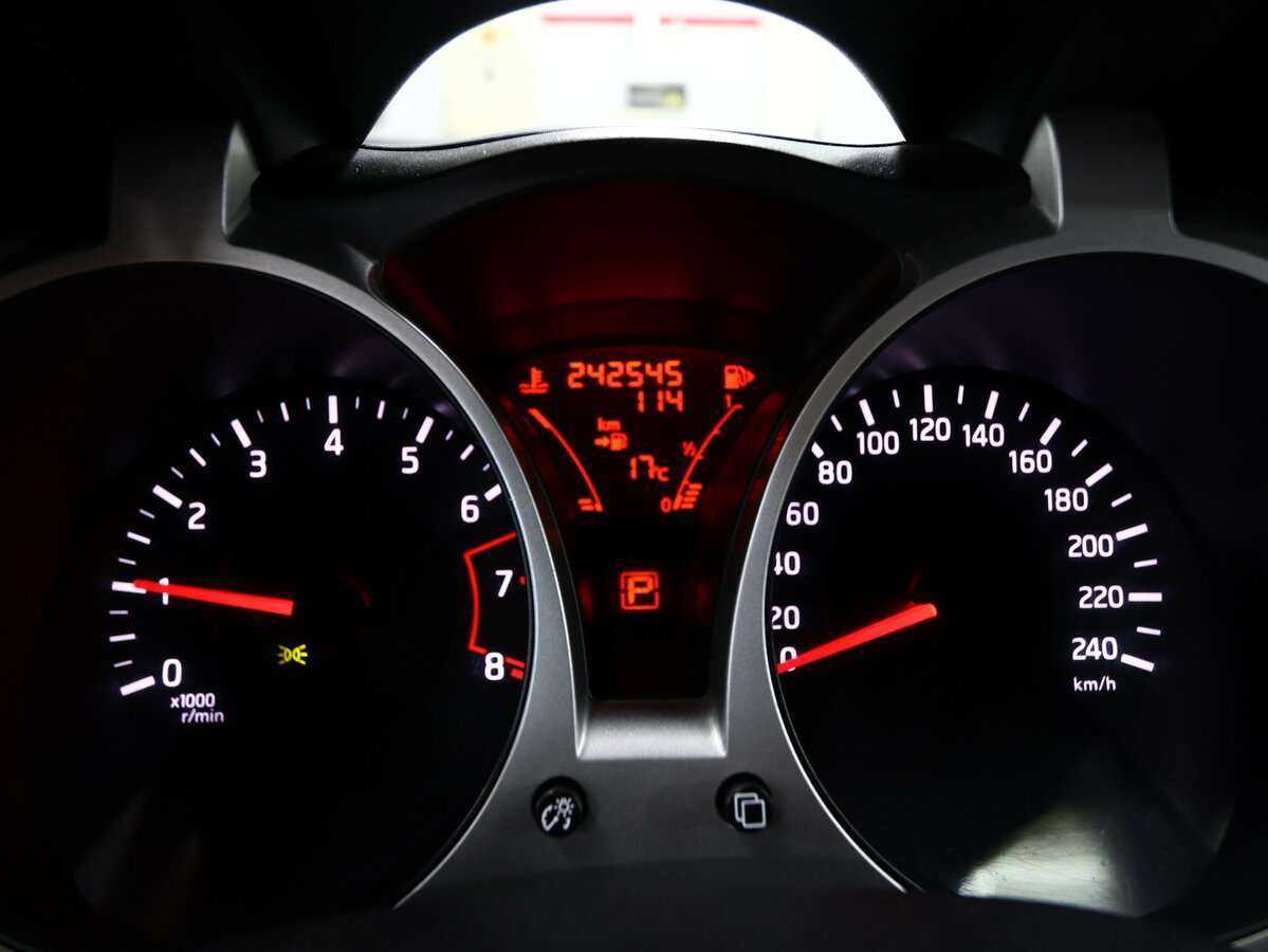 Б/У Ниссан Жук 2012 года. Фото: #9