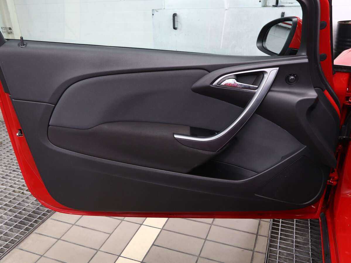 Б/У Опель Астра 2012 года. Фото: #5