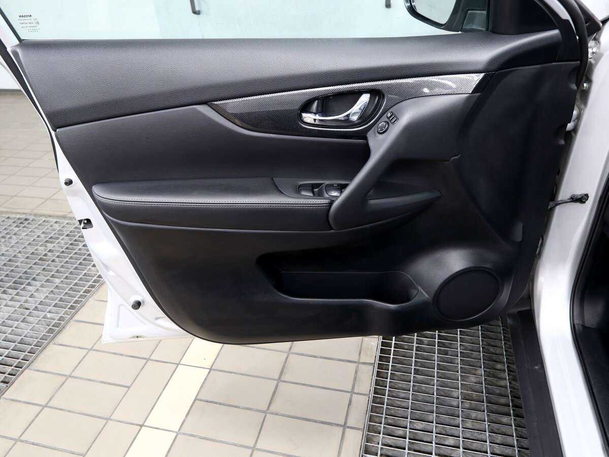 Б/У Ниссан Икс-Трейл 2017 года. Фото: #7