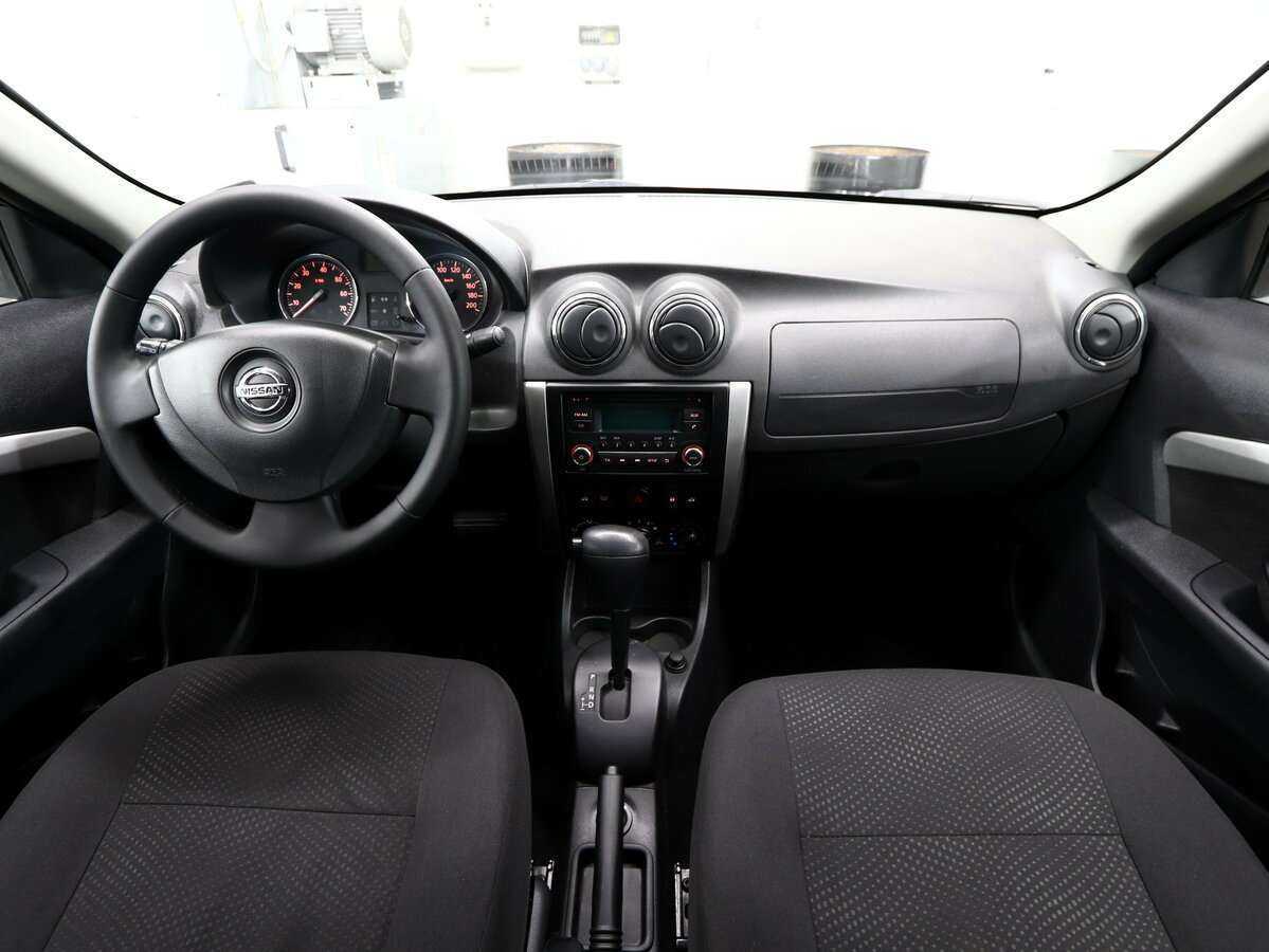 Б/У Ниссан Альмера 2014 года. Фото: #13