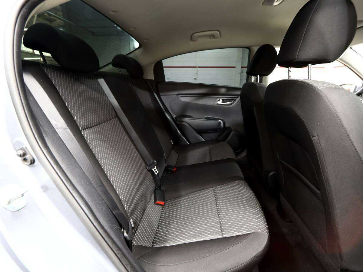 Б/У Киа Рио 2018 года. Фото: #18