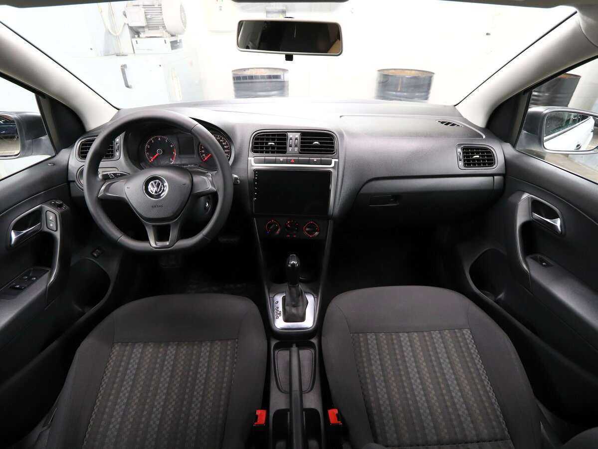 Б/У Фольксваген Поло 2017 года. Фото: #9