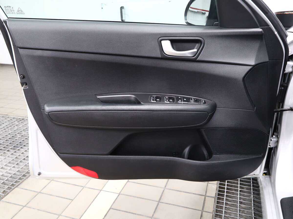 Б/У Киа Оптима 2016 года. Фото: #11