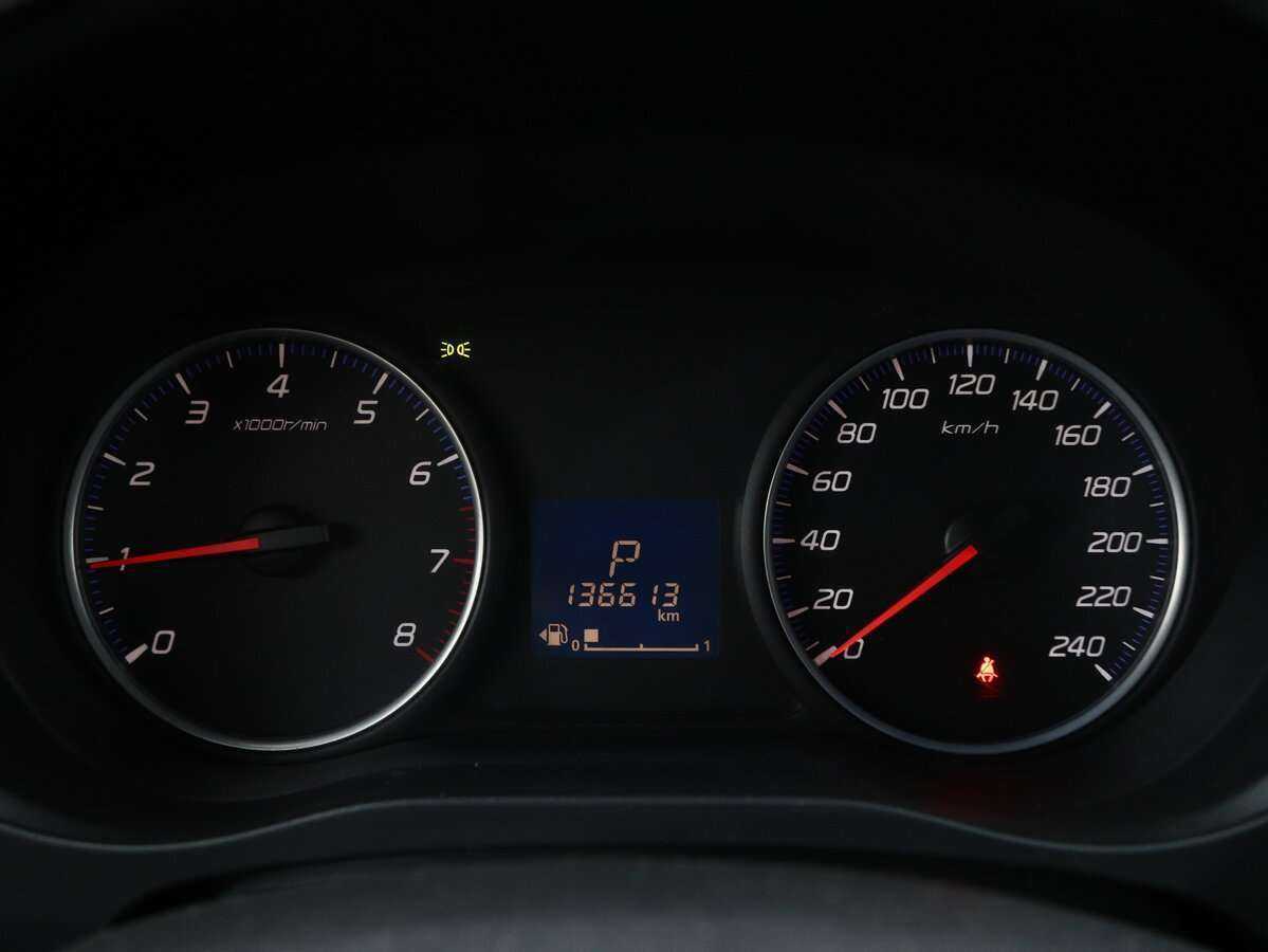 Б/У Митсубиши Оутлэндер 2013 года. Фото: #16