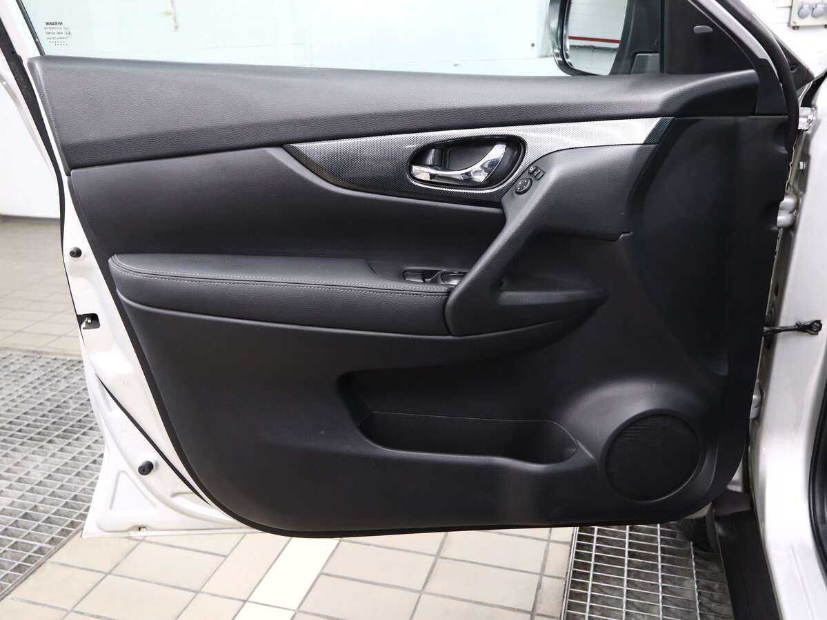 Б/У Ниссан Икс-Трейл 2015 года. Фото: #7