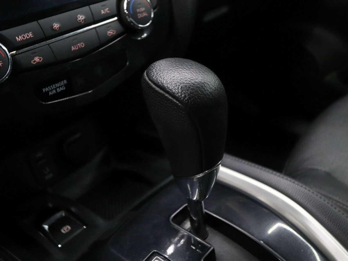 Б/У Ниссан Икс-Трейл 2015 года. Фото: #9