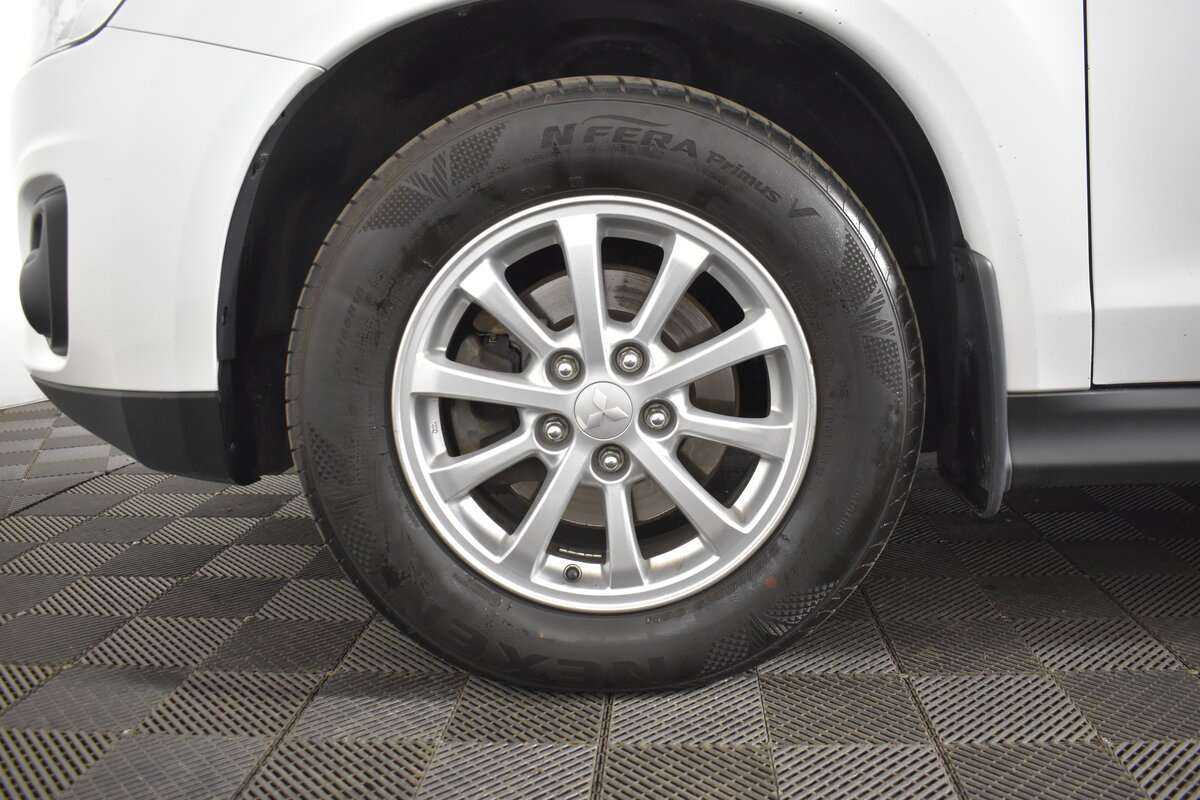 Б/У Митсубиши АС-Икс 2014 года. Фото: #10