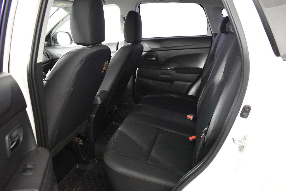 Б/У Митсубиши АС-Икс 2014 года. Фото: #11