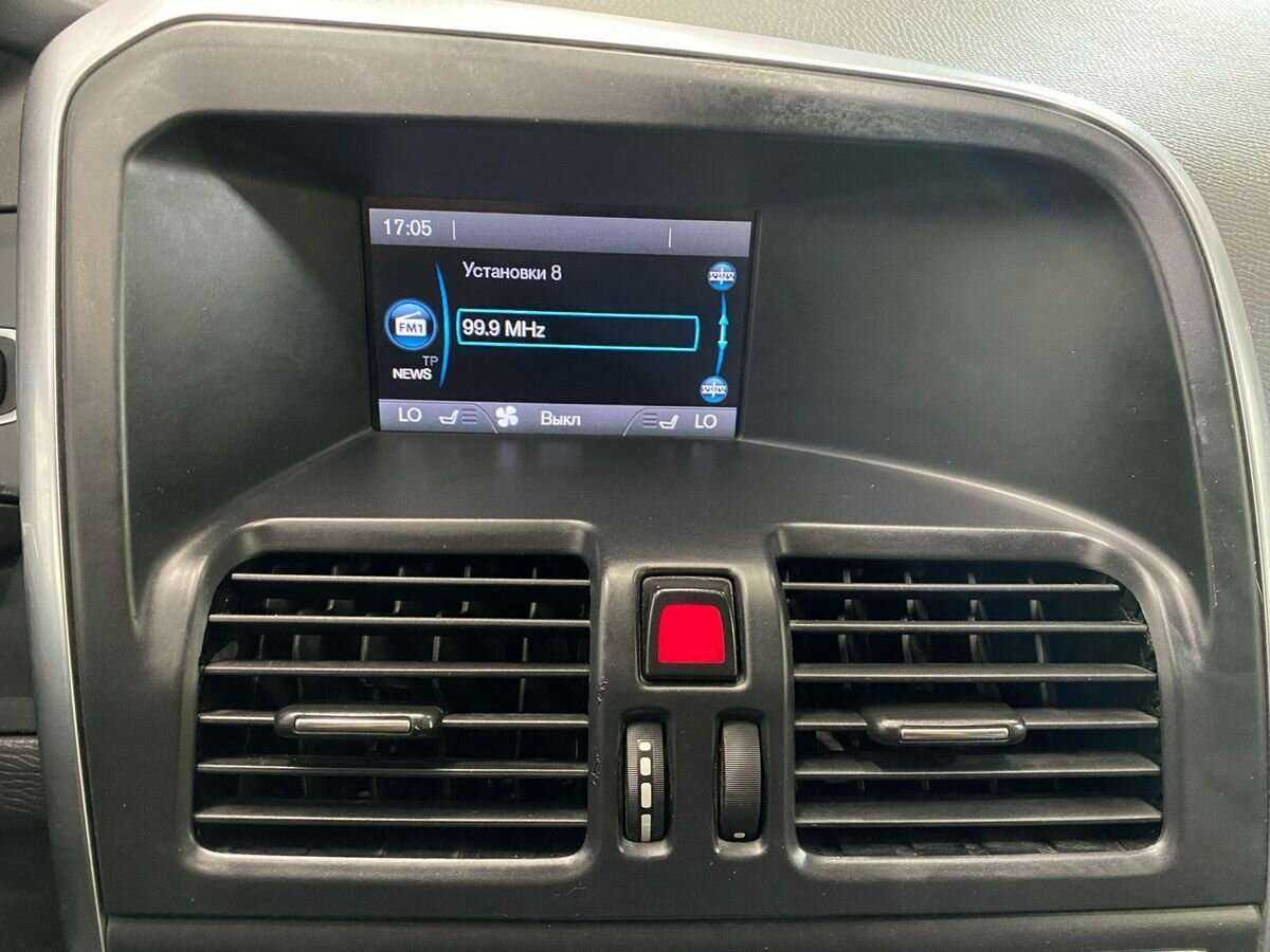 Б/У Вольво ИксЦ60 2013 года. Фото: #13