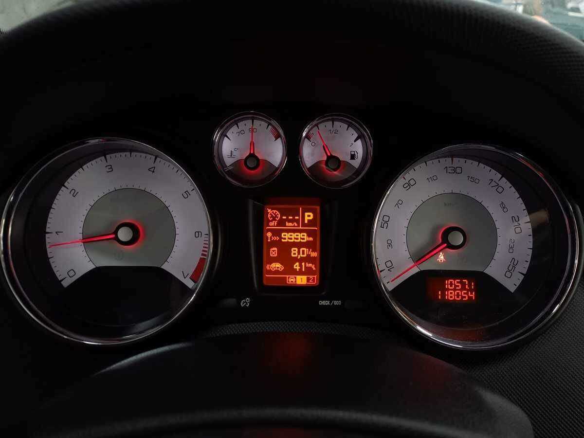 Б/У Пежо 408 2016 года. Фото: #11