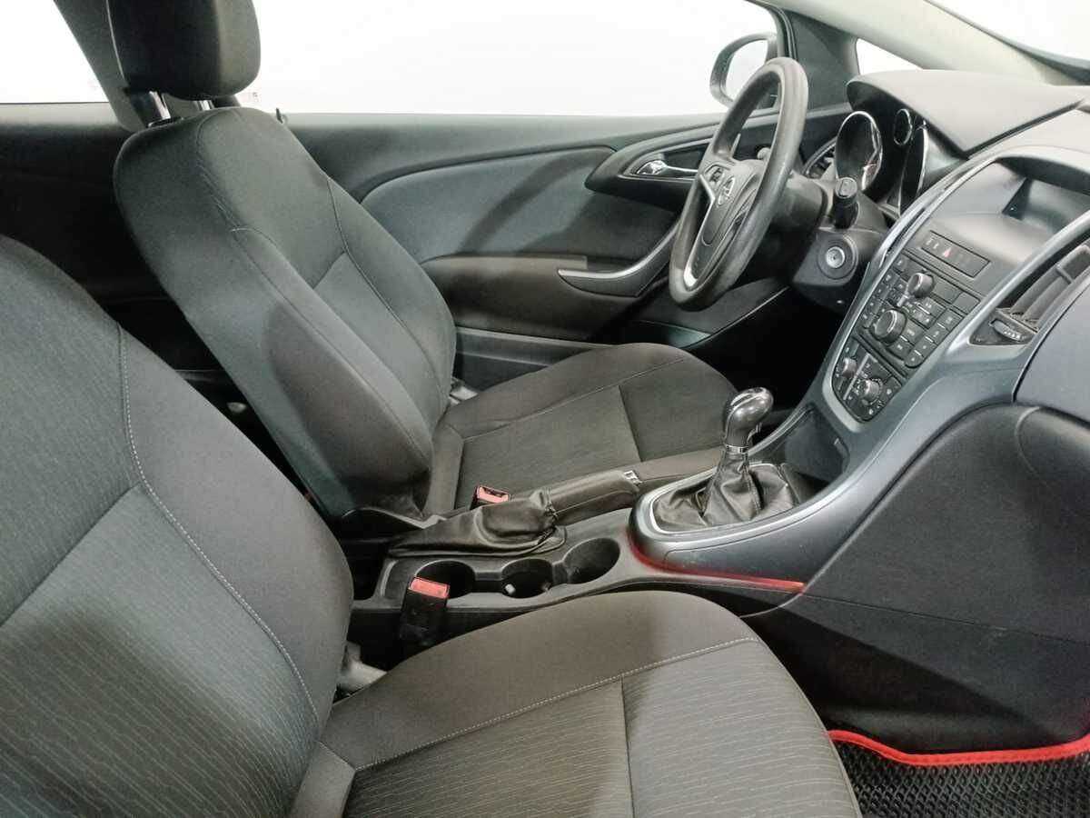 Б/У Опель Астра 2012 года. Фото: #8