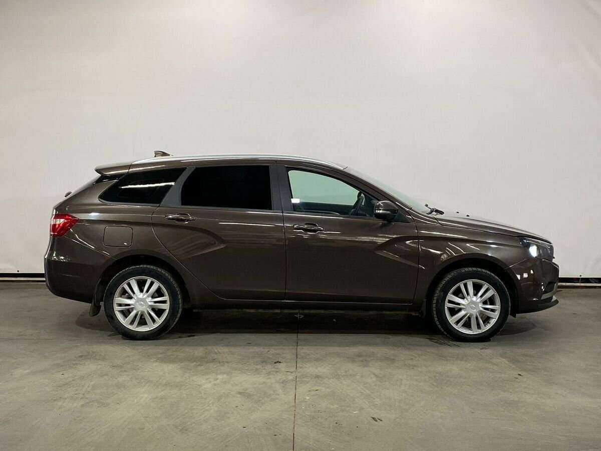 Б/У Лада (ВАЗ) Веста 2018 года. Фото: #3