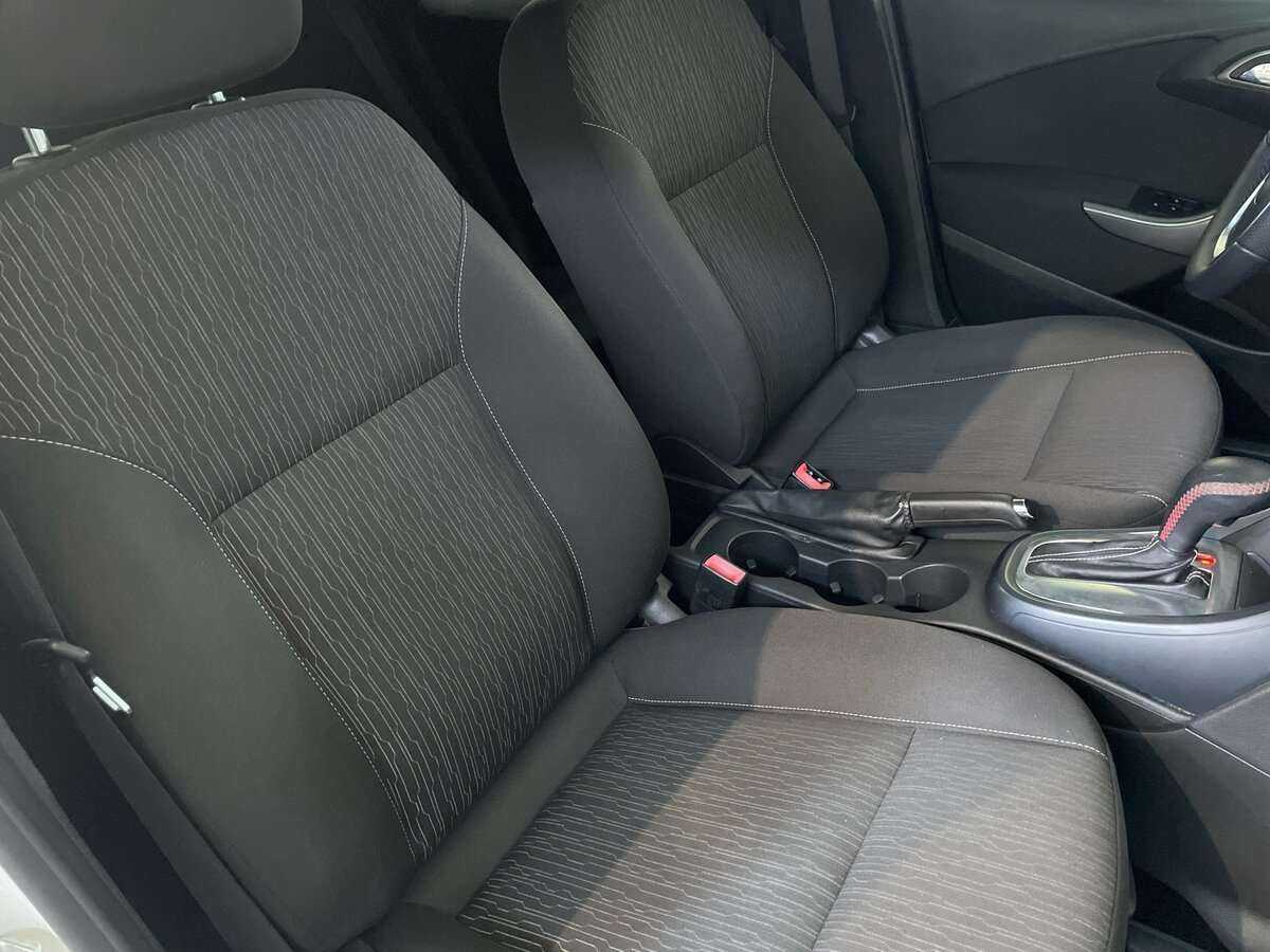 Б/У Опель Астра 2012 года. Фото: #17