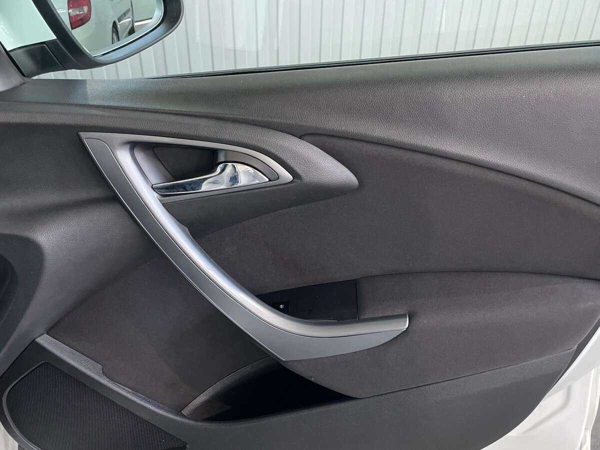 Б/У Опель Астра 2012 года. Фото: #21