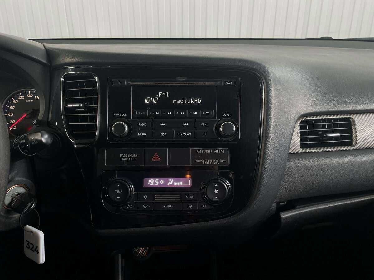 Б/У Митсубиши Оутлэндер 2013 года. Фото: #11