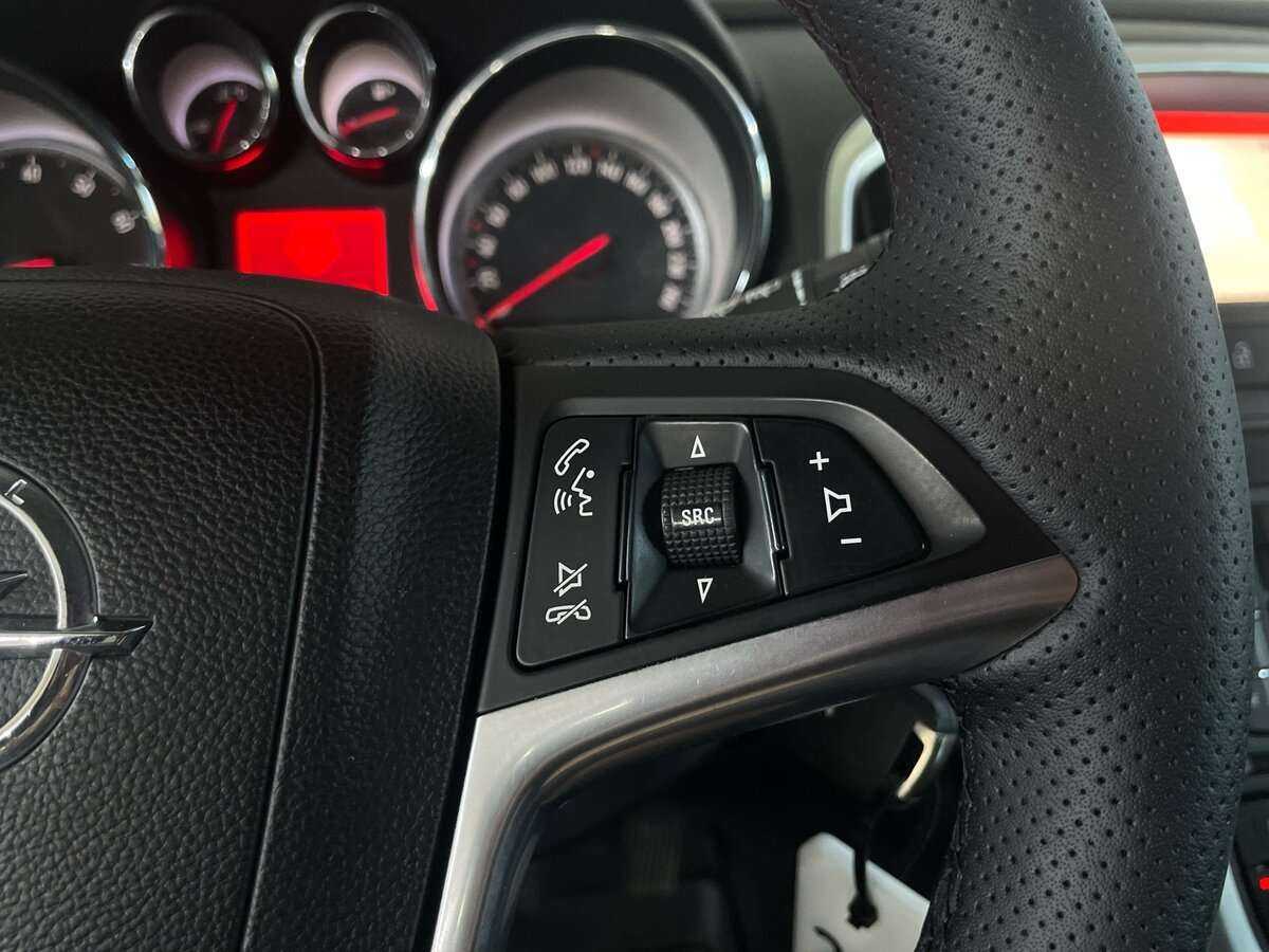 Б/У Опель Астра 2014 года. Фото: #11