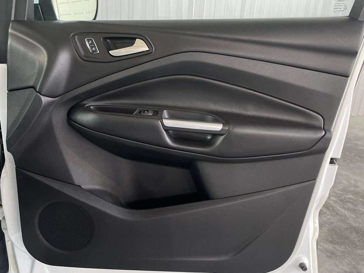 Б/У Форд Куга 2015 года. Фото: #21