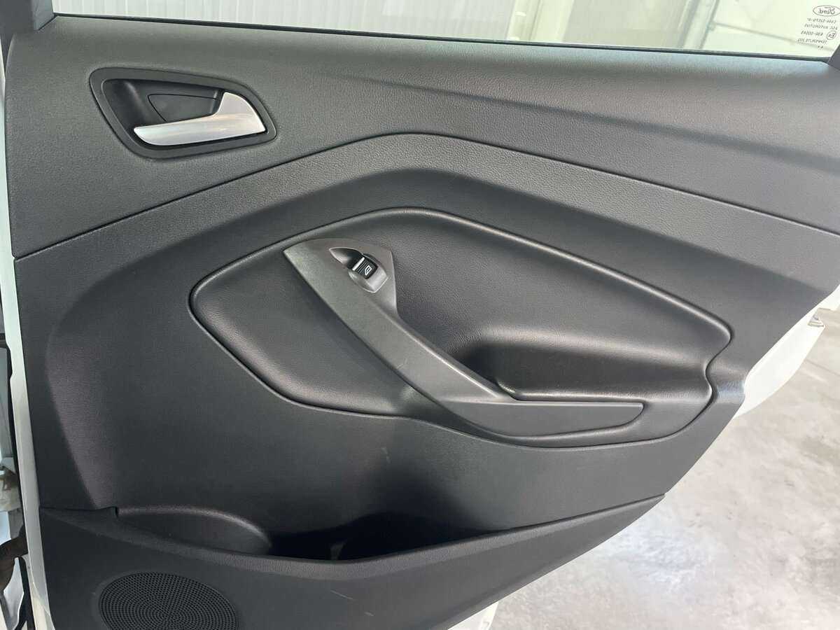 Б/У Форд Куга 2015 года. Фото: #22