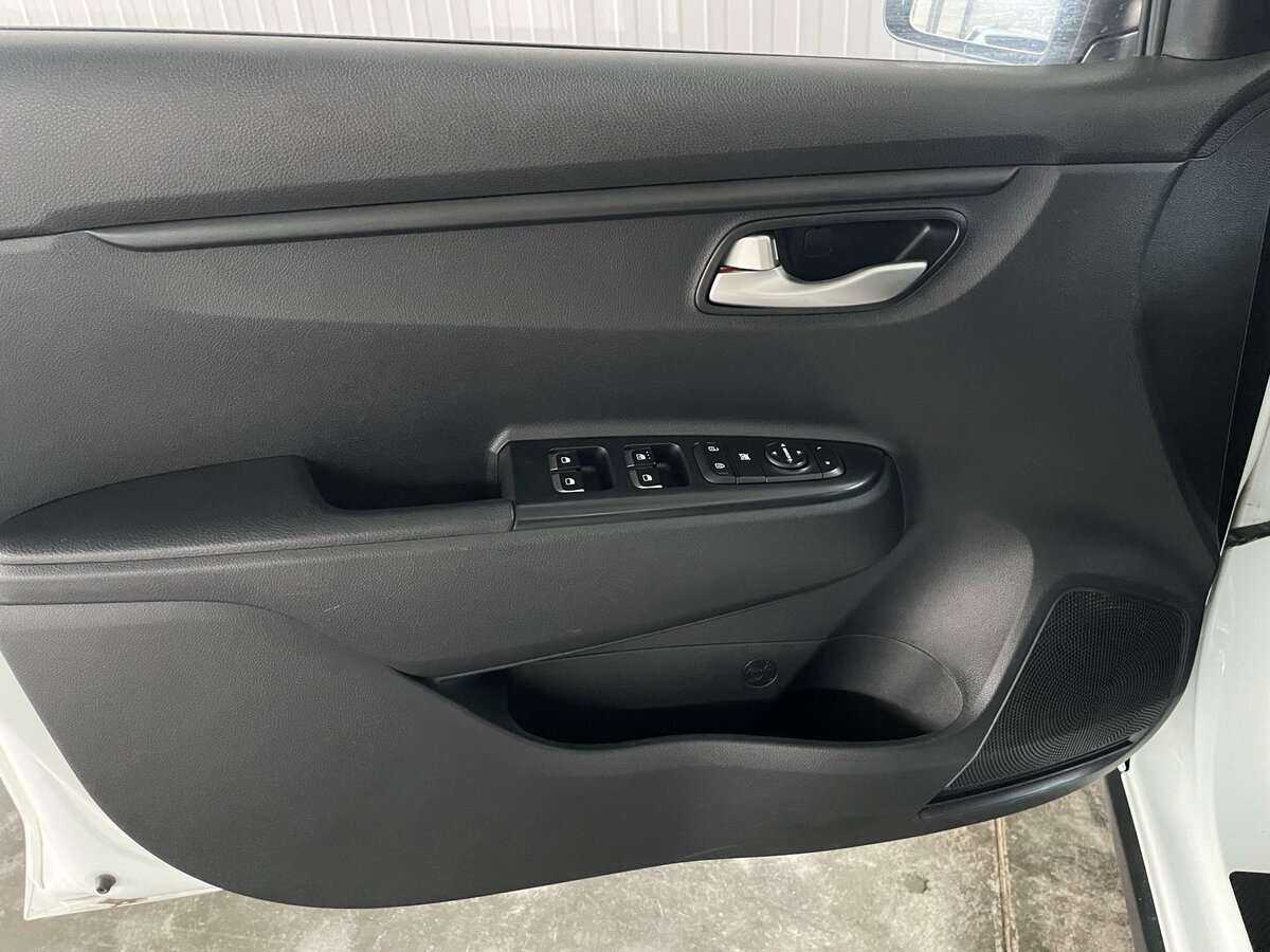 Б/У Киа Рио 2018 года. Фото: #18