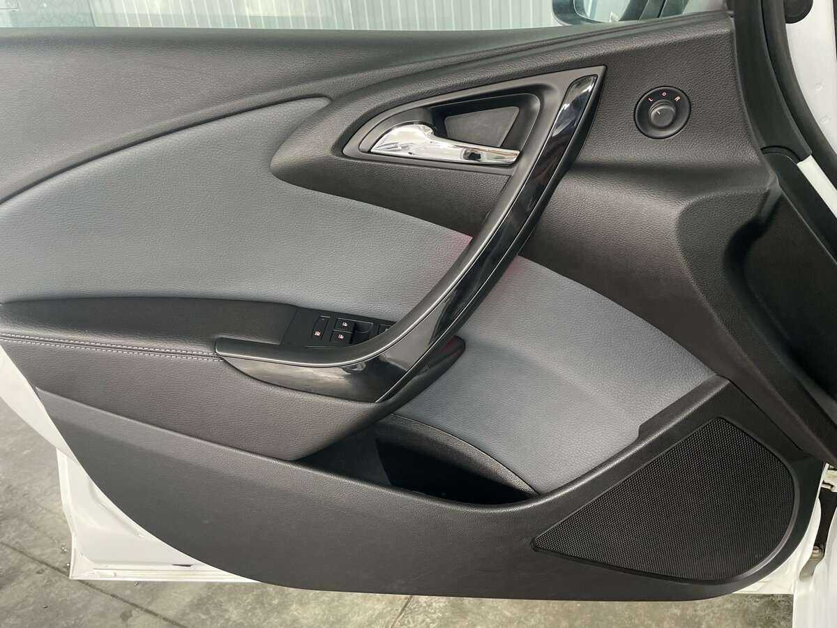 Б/У Опель Астра 2014 года. Фото: #16