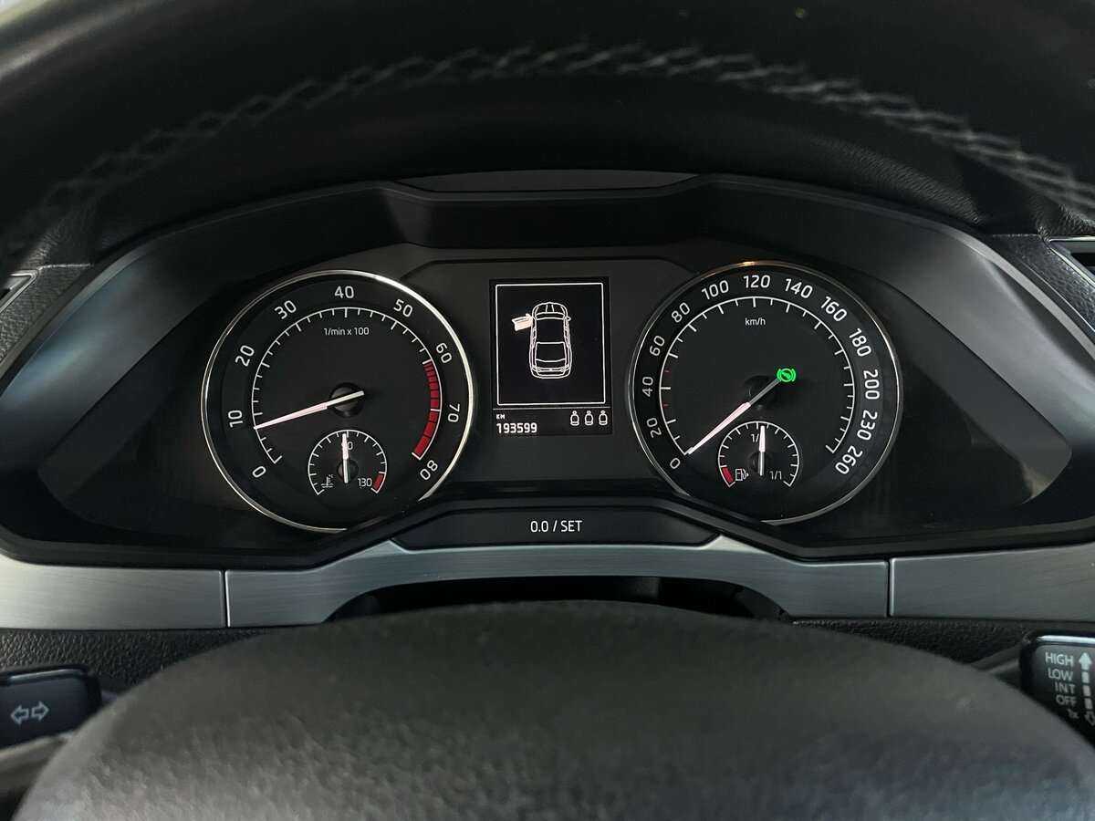 Б/У Шкода Суперб 2015 года. Фото: #12