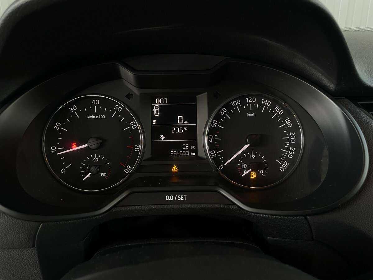 Б/У Шкода Октавия 2013 года. Фото: #10