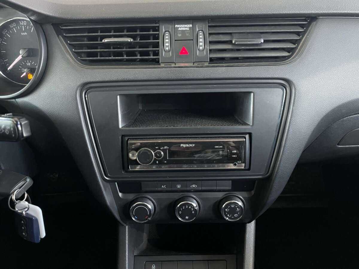 Б/У Шкода Октавия 2013 года. Фото: #11