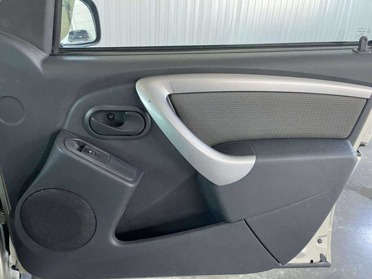 Б/У Рено Дастер 2013 года. Фото: #17