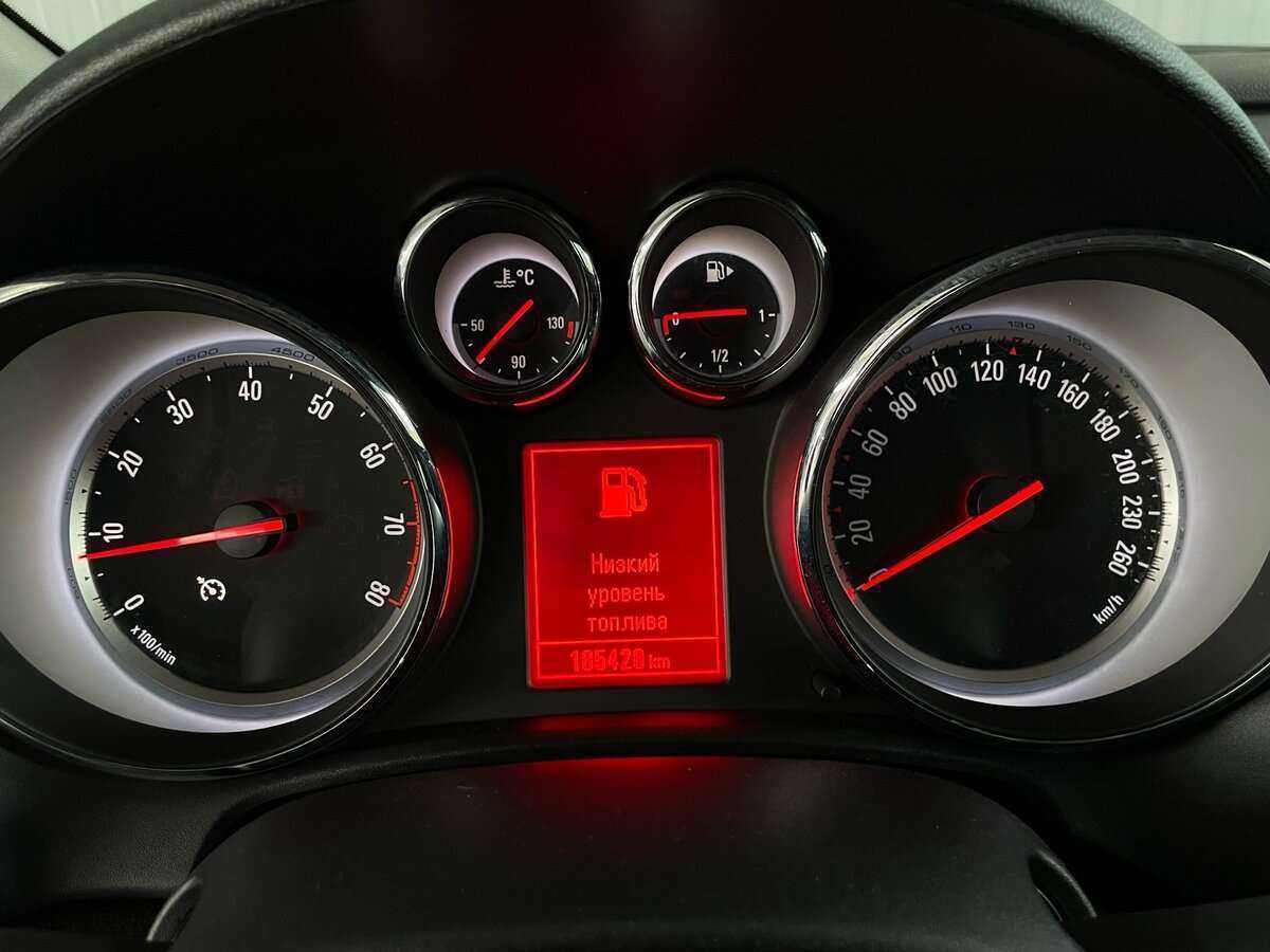 Б/У Опель Астра 2014 года. Фото: #12