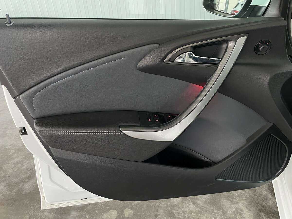 Б/У Опель Астра 2014 года. Фото: #19