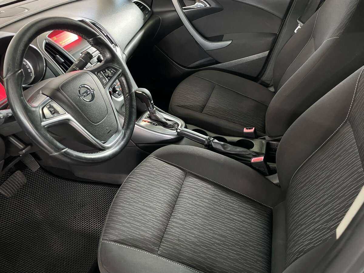 Б/У Опель Астра 2013 года. Фото: #12