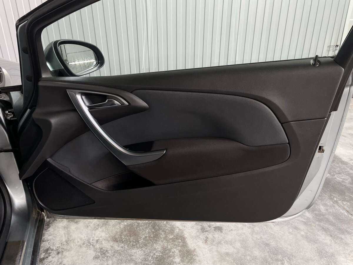 Б/У Опель Астра 2012 года. Фото: #19